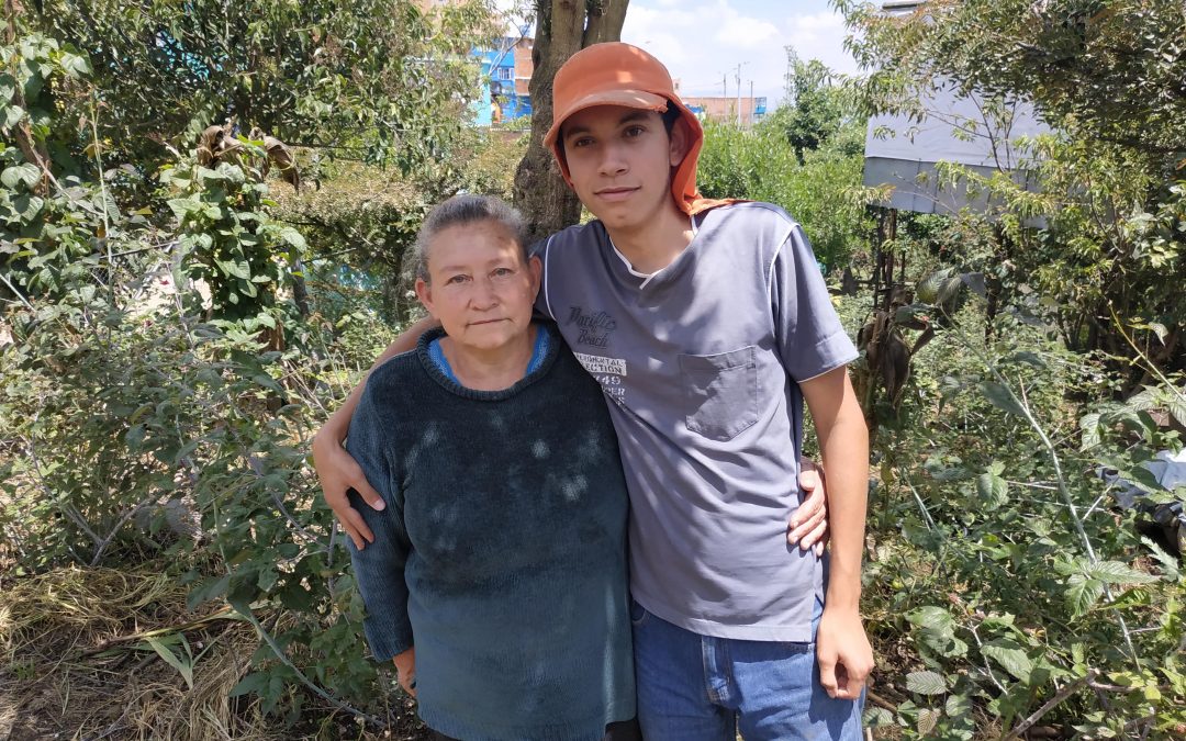 El Uchuval: la huerta de una abuela y su nieto en Ciudad Bolívar