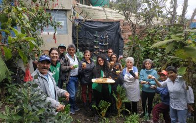 Un taller de aceites ecológicos con los huerteros del Club de Abuelos de Cerro Norte